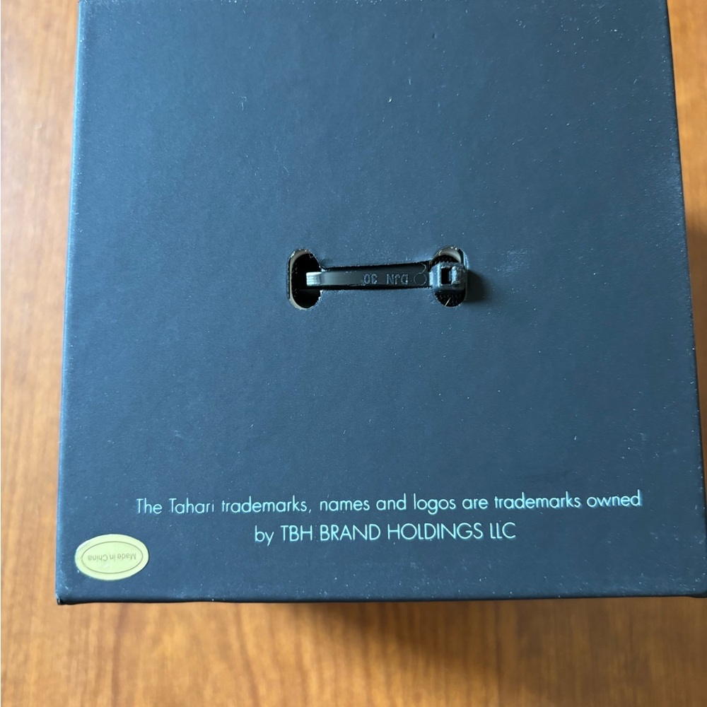 NWT Tahari Silver and Blue Elegant Watch Set - Picture 4 of 4